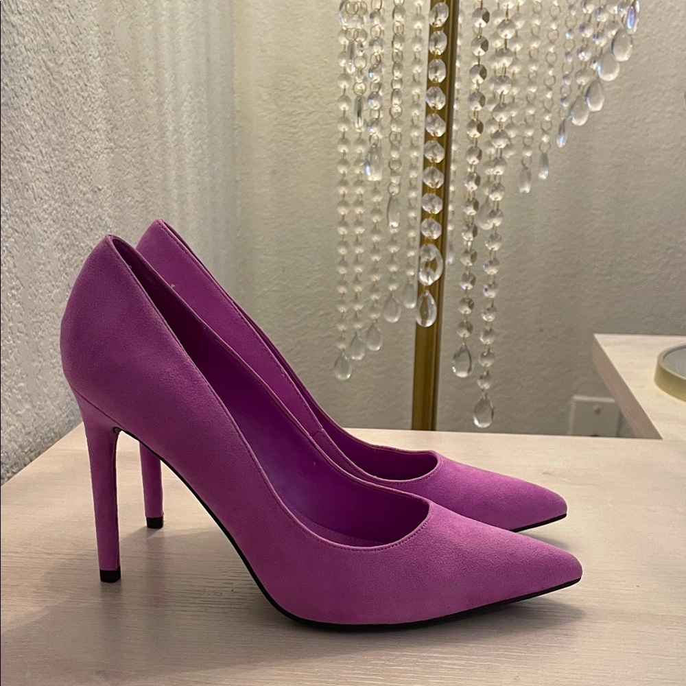 Lavender Guess Heels